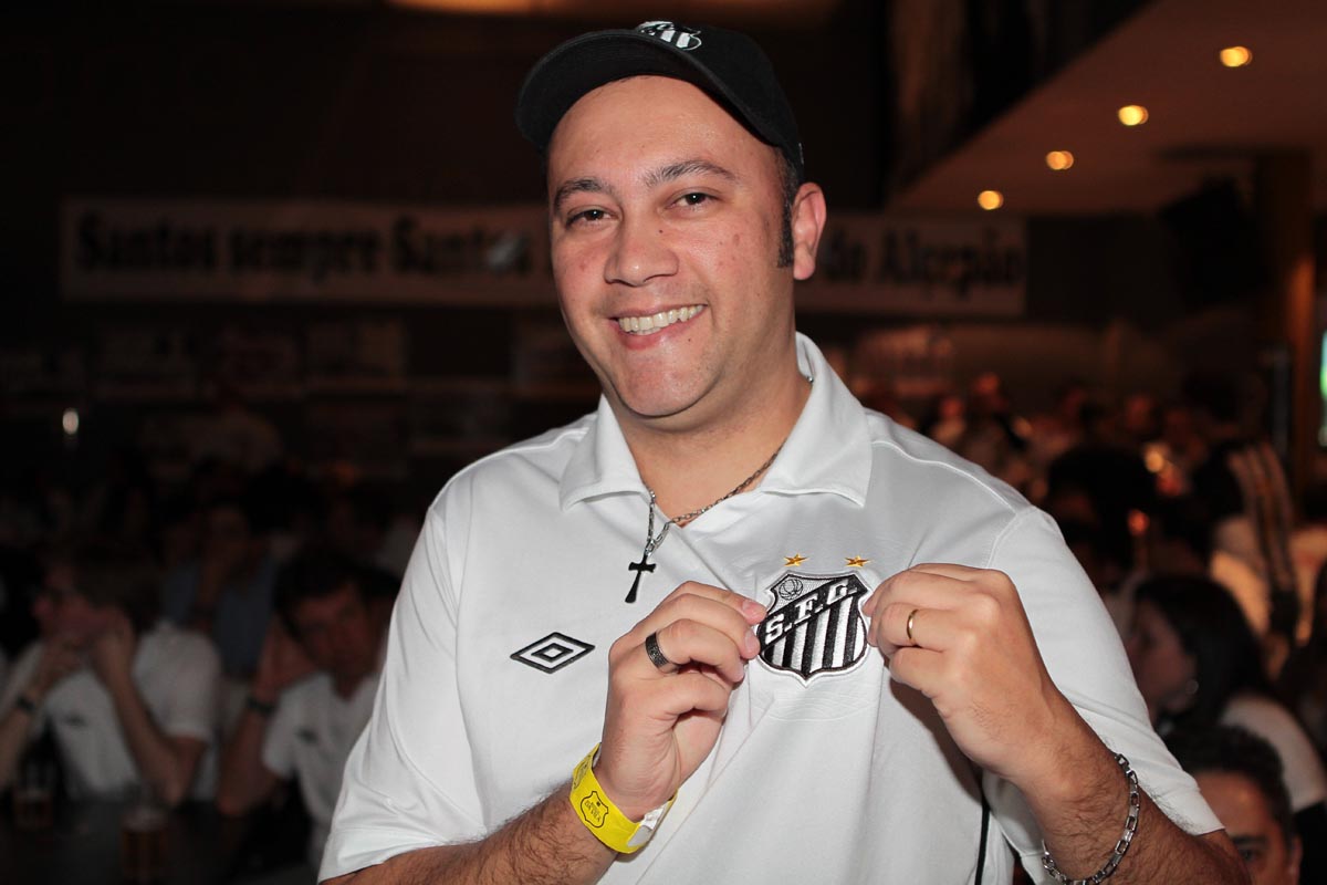 Edmar Junior - Blog DNA Santastico - O primeiro gol do Rei no exterior pelo Santos